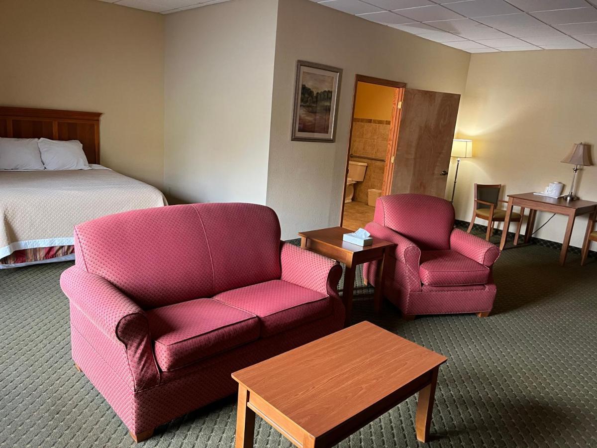 Days Inn & Suites By Wyndham Sutton Flatwoods Екстериор снимка