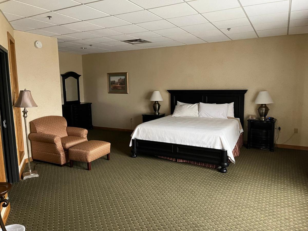 Days Inn & Suites By Wyndham Sutton Flatwoods Екстериор снимка